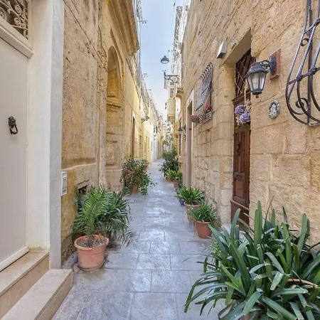 Authentic & Cosy Duplex In Charming By 360 Estates *